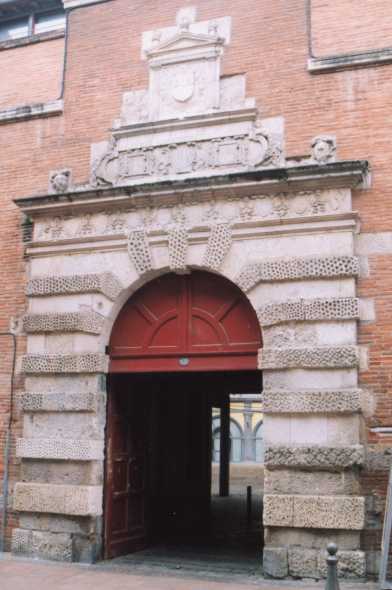 Portail du collge de l'Esquila